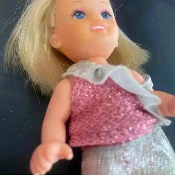 Simba Toddler Doll 4.5” Blonde Hair, Blue Eyes, Pink and Silver Sparkle outfit - Picture 6 of 6